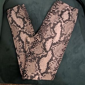 Lularoe Snakeskin Leggings Black White OS EUC HTF